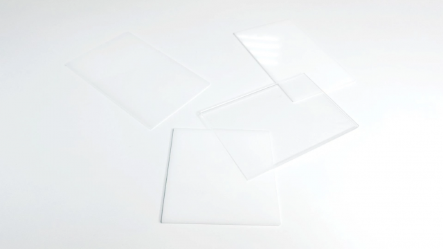 Листы акриловые Plexistek